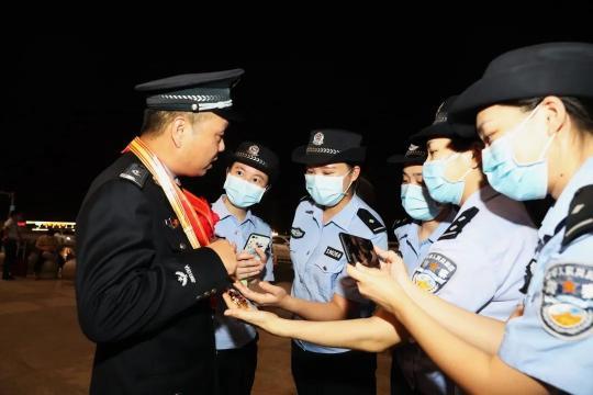 点击进入下一页