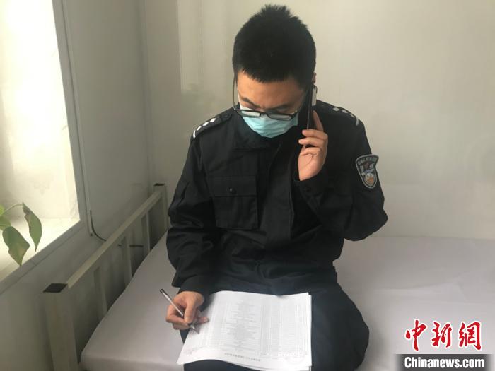 工作中的徐永新。受访者供图
