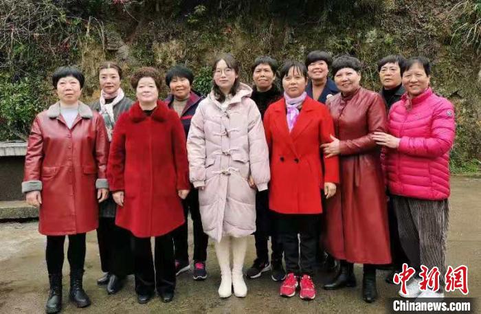 特写：浙江武义孤女陈飞红和她的“十个妈妈”