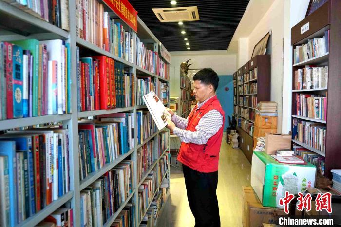 福州乡村公益图书馆：图书“接地气”门口即是农田