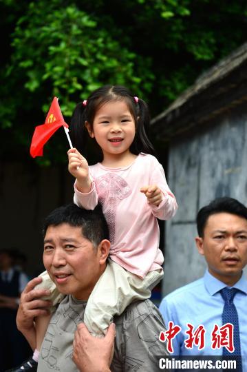 图为活动现场，市民纷纷参与其中。　主办方供图
